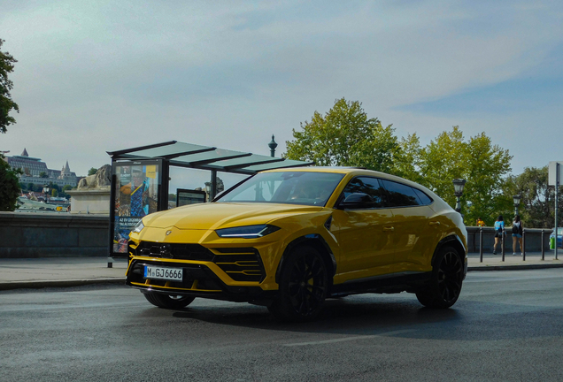 Lamborghini Urus