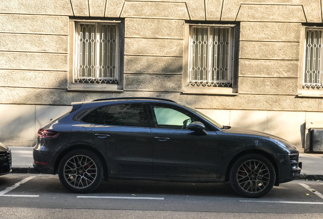 Porsche 95B Macan GTS