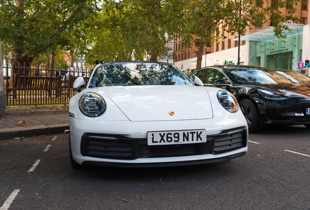 Porsche 992 Carrera 4S