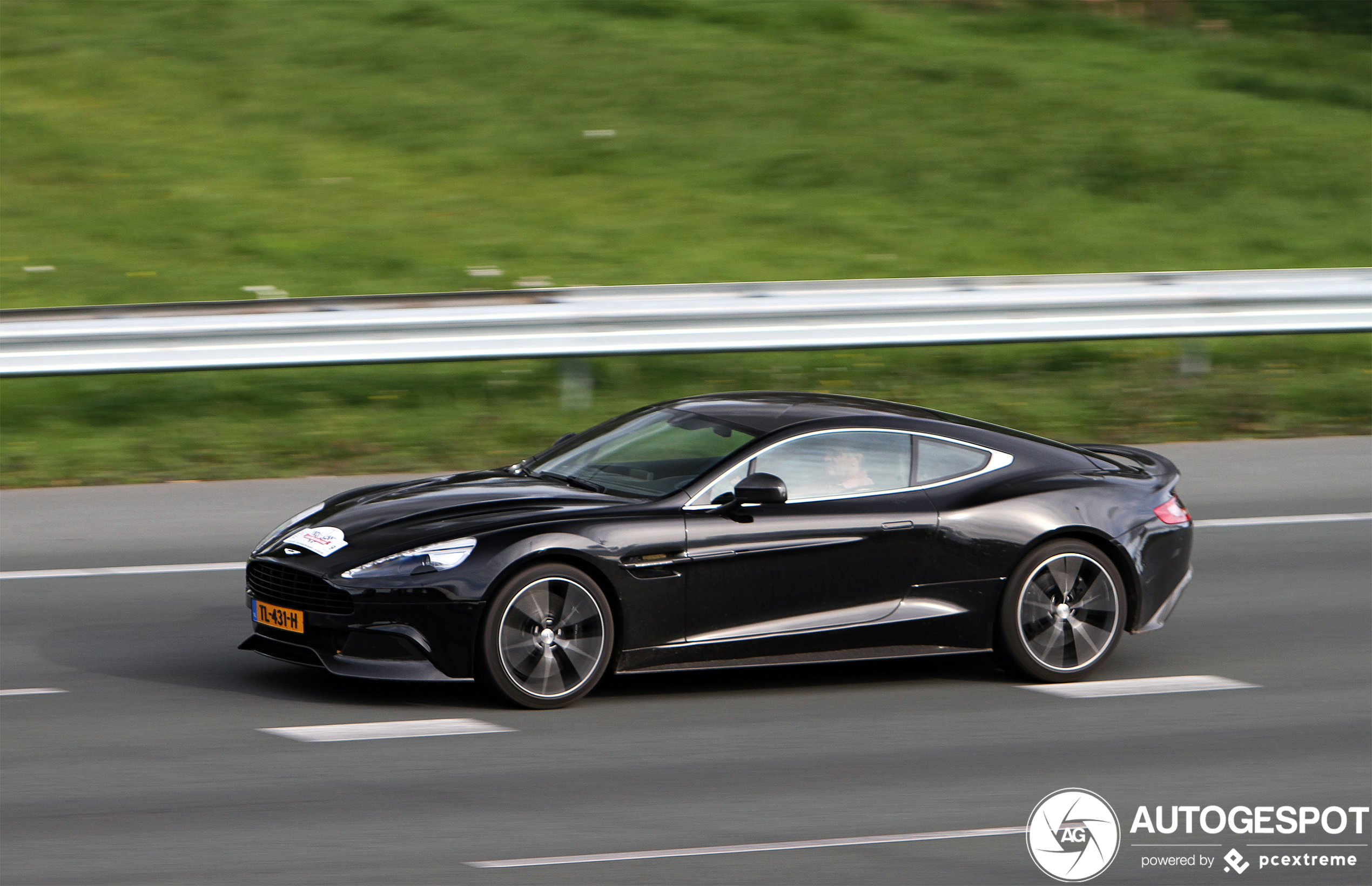 Aston Martin Vanquish 2013