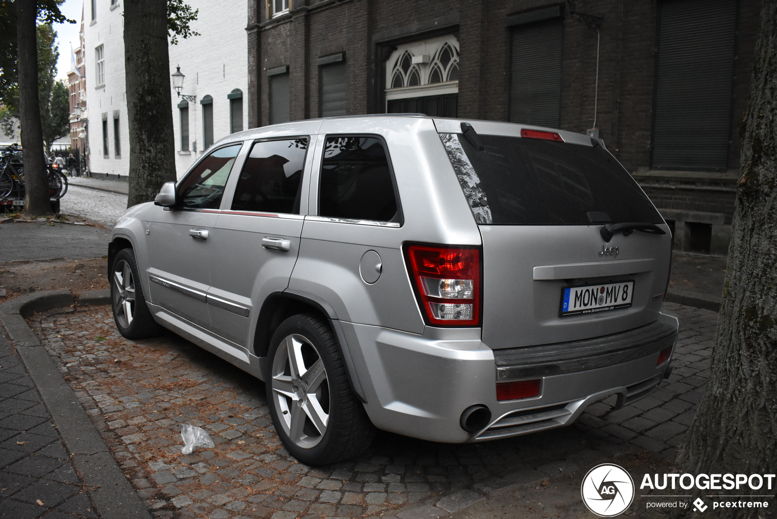 Jeep Grand Cherokee SRT-8 2005