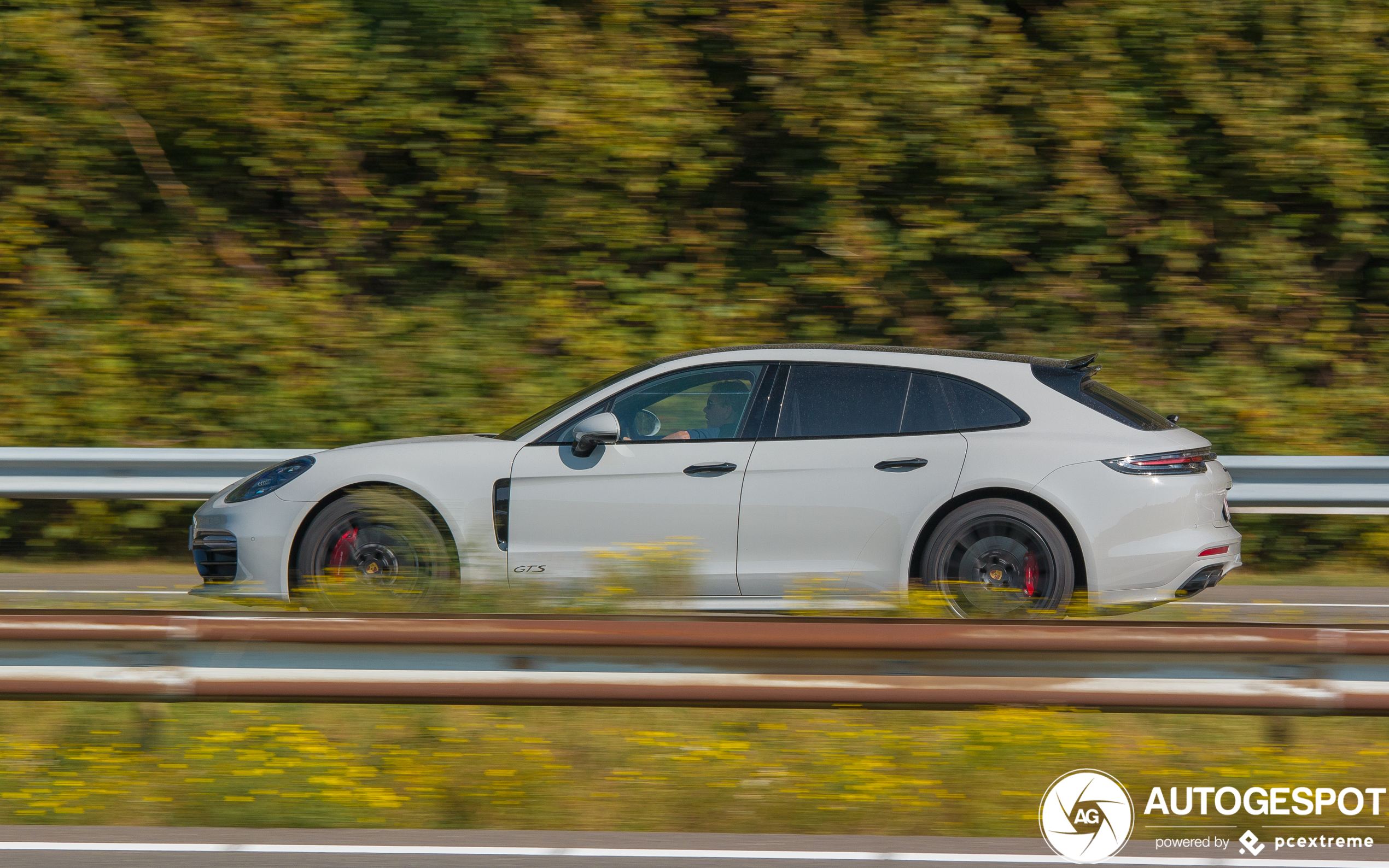 Porsche 971 Panamera GTS Sport Turismo