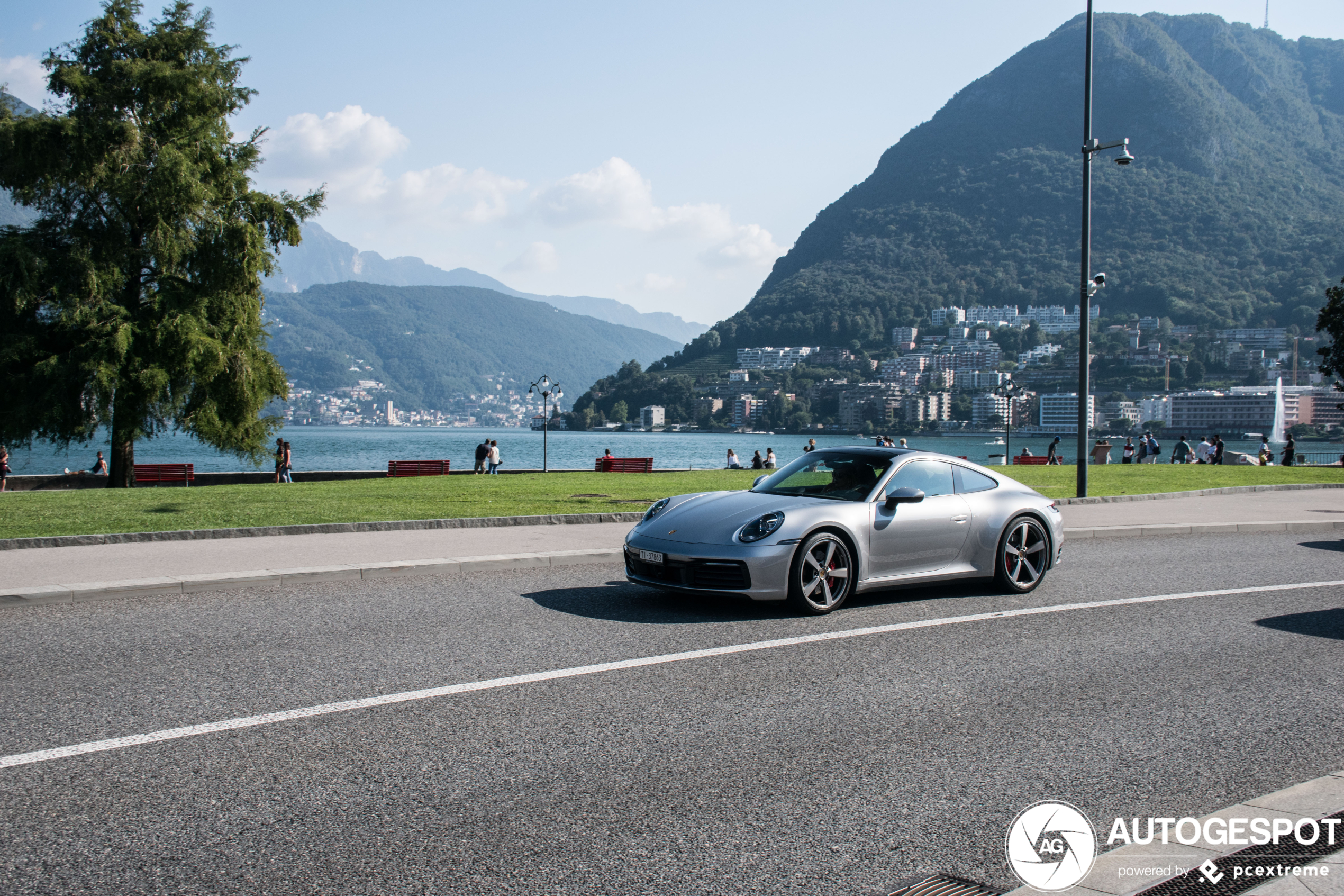 Porsche 992 Carrera 4S