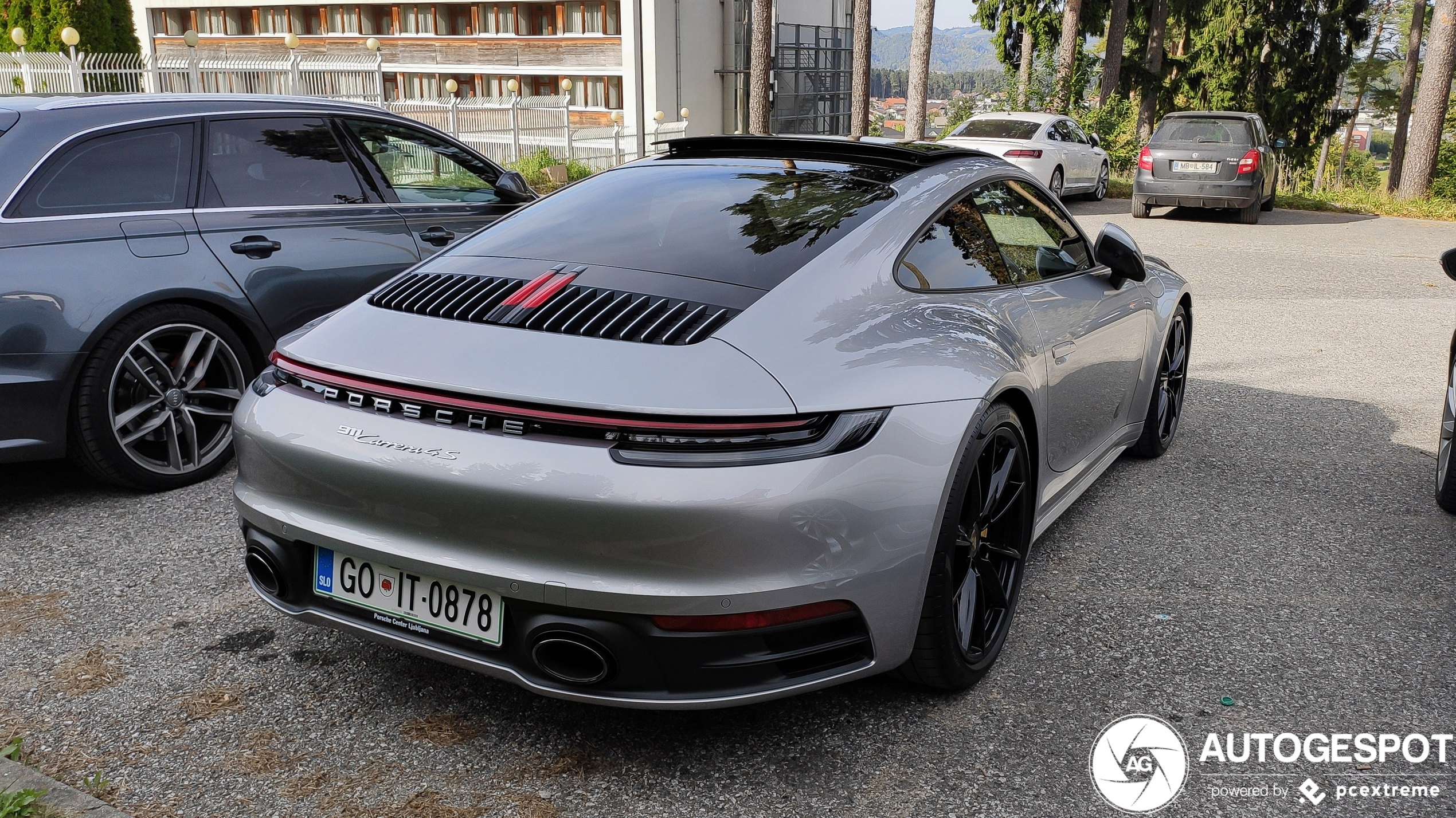 Porsche 992 Carrera 4S