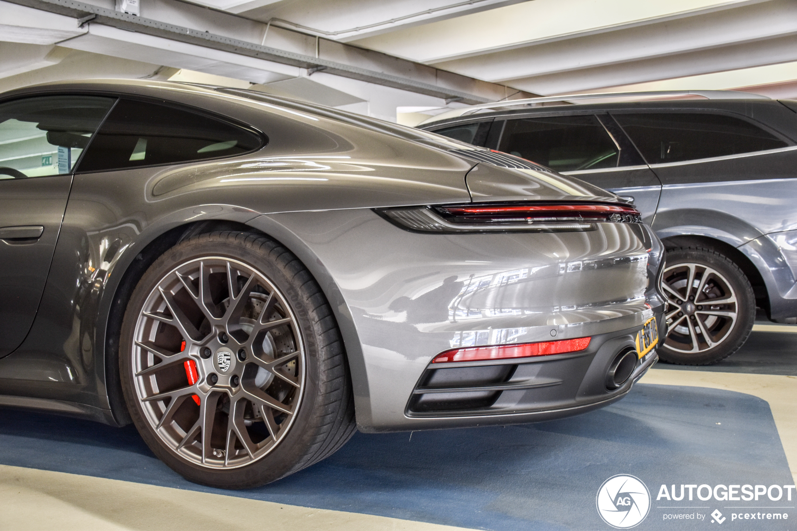 Porsche 992 Carrera 4S