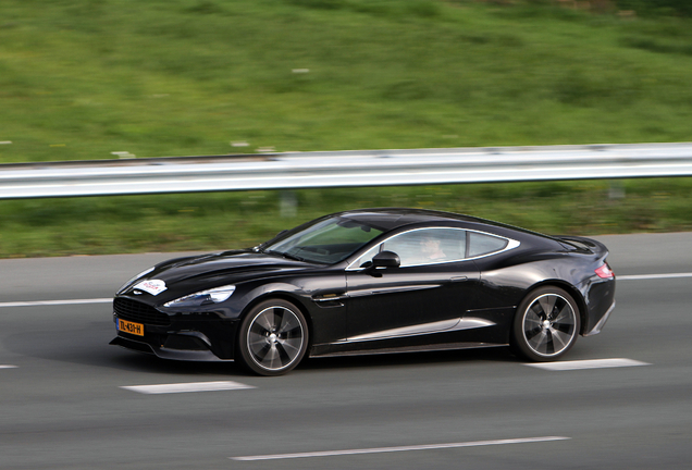 Aston Martin Vanquish 2013