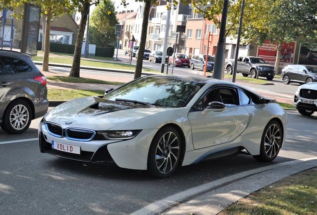 BMW i8