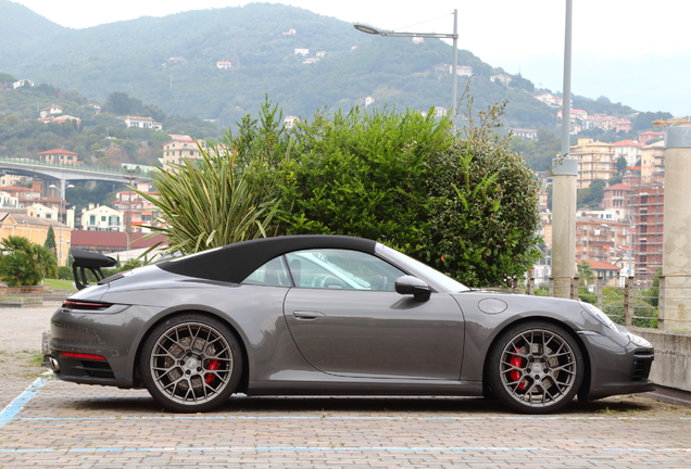 Porsche 992 Carrera 4S Cabriolet