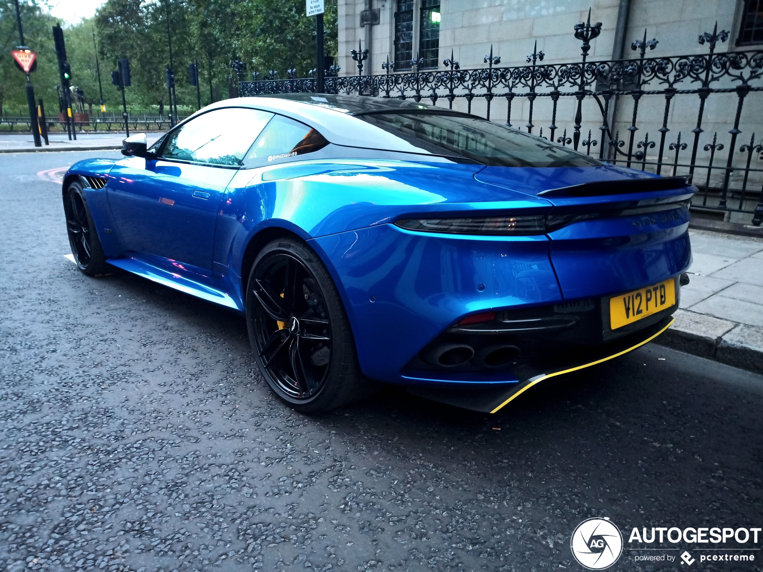 Aston Martin DBS Superleggera