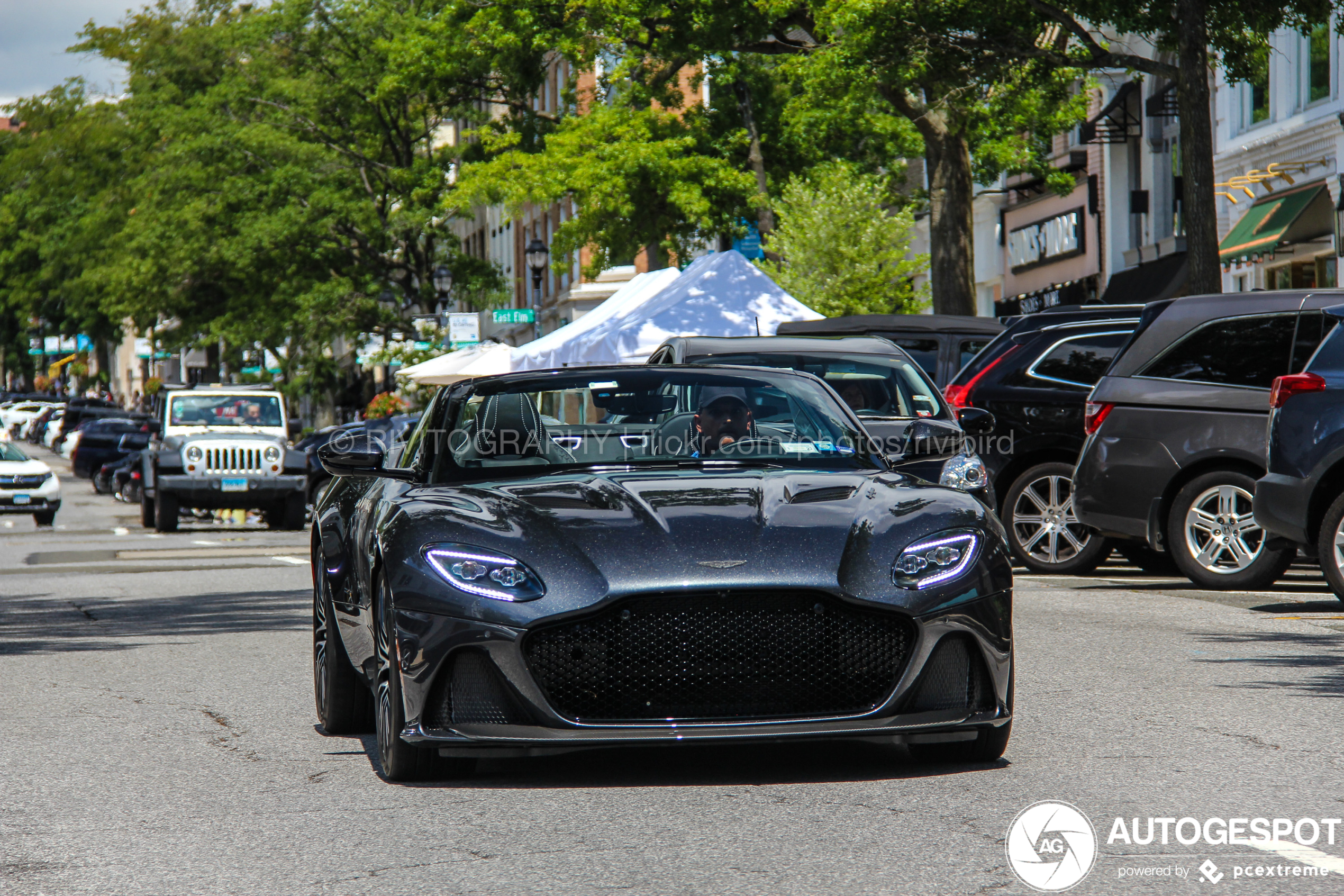 Aston Martin DBS Superleggera Volante