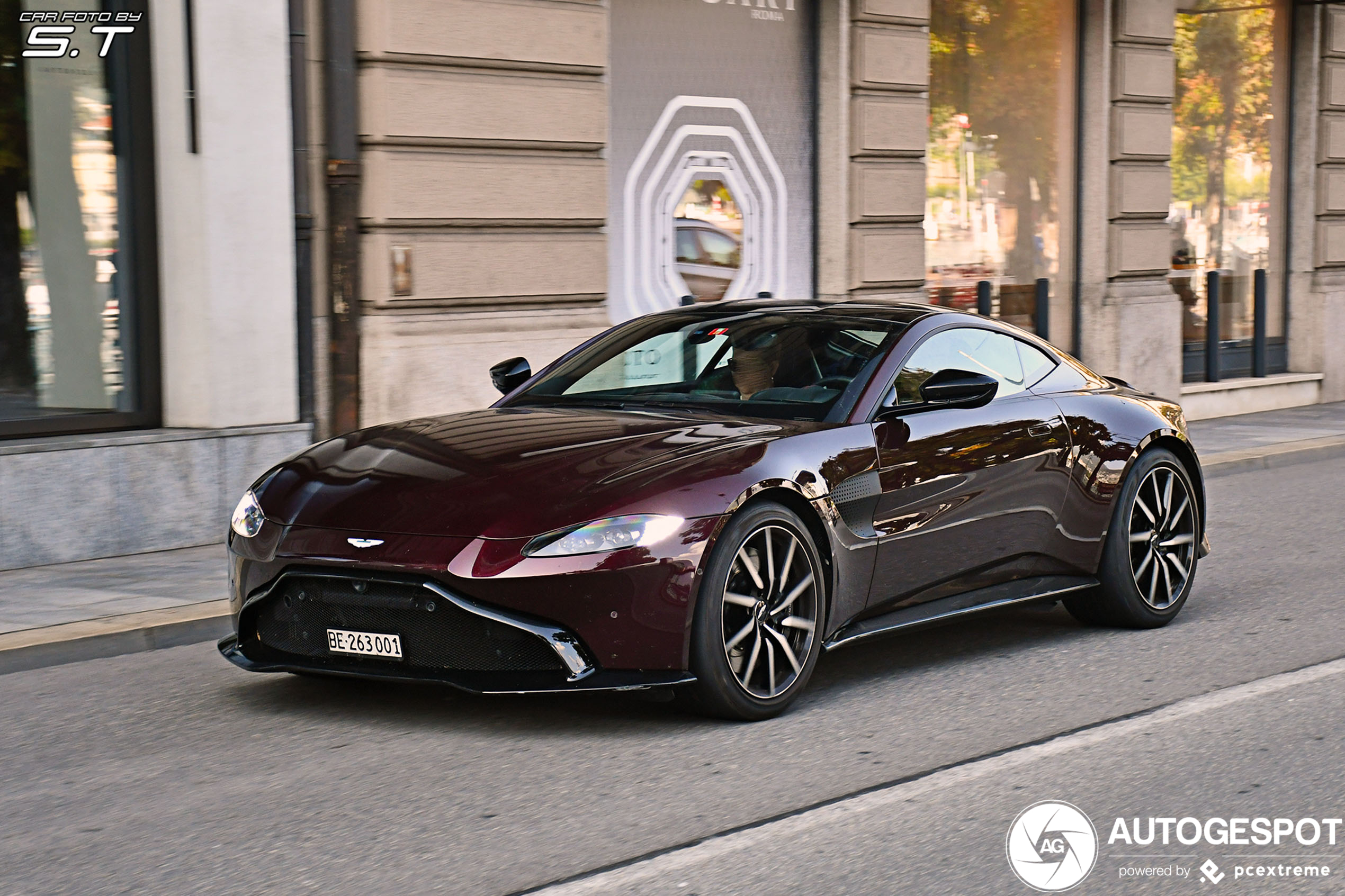 Aston Martin V8 Vantage 2018