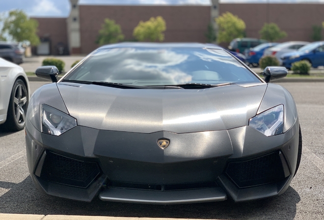 Lamborghini Aventador LP700-4