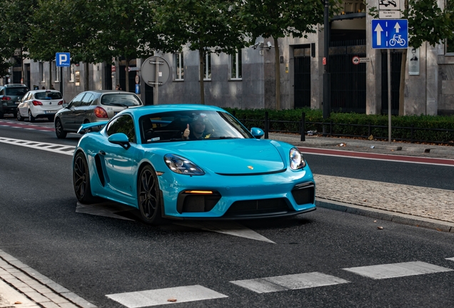 Porsche 718 Cayman GT4