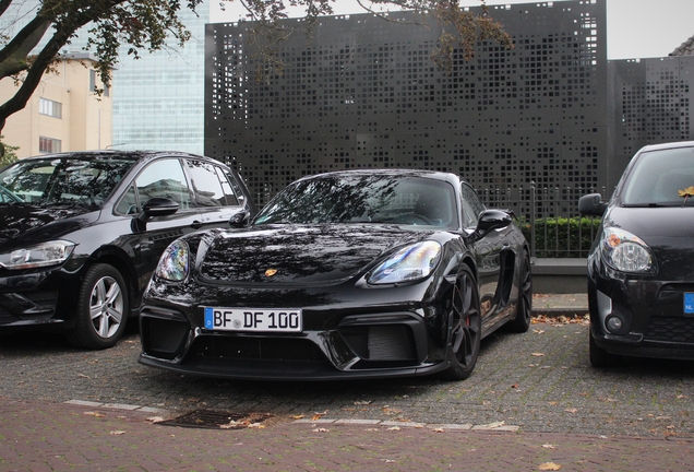 Porsche 718 Cayman GT4