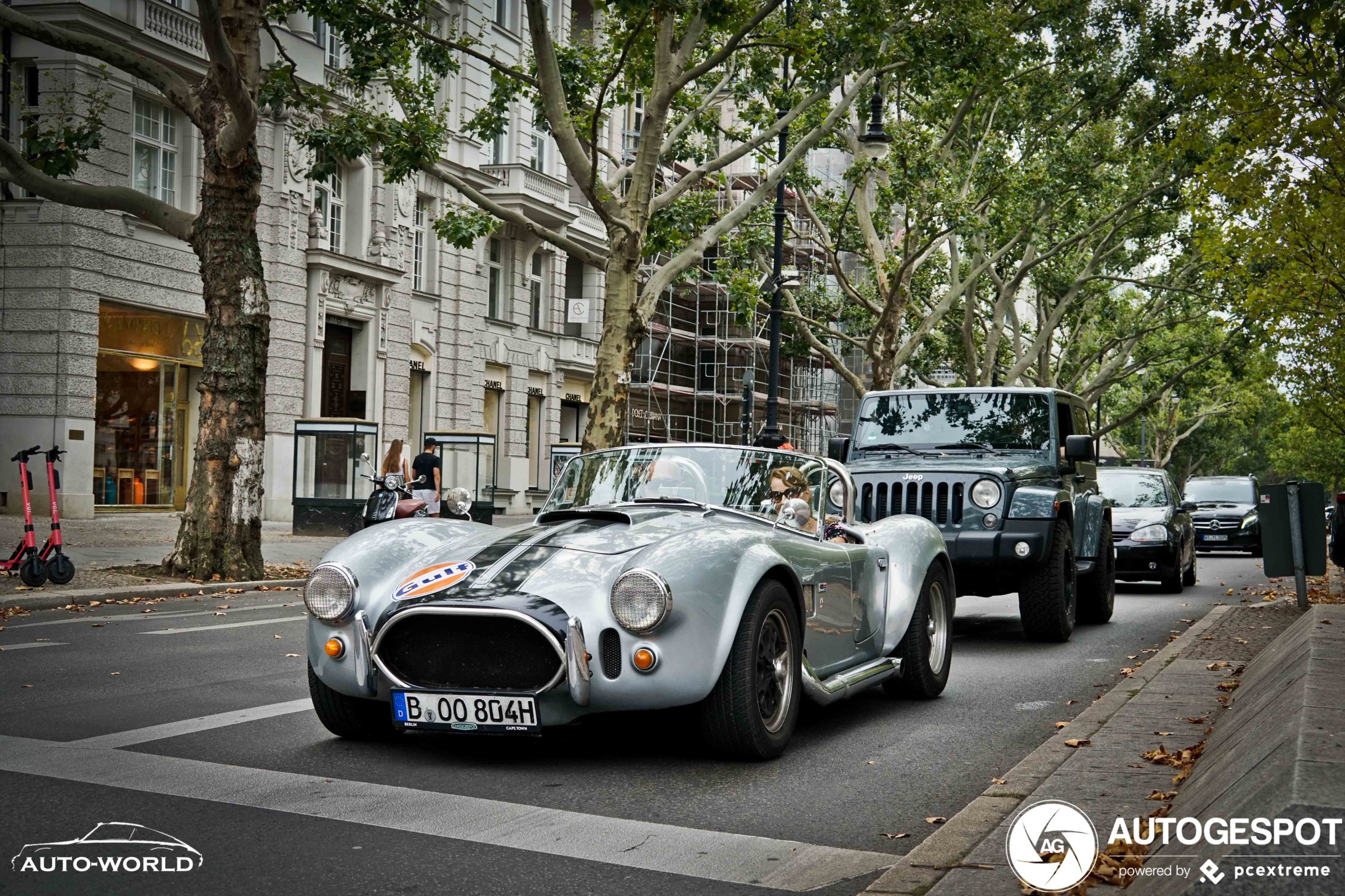 AC Cobra 427