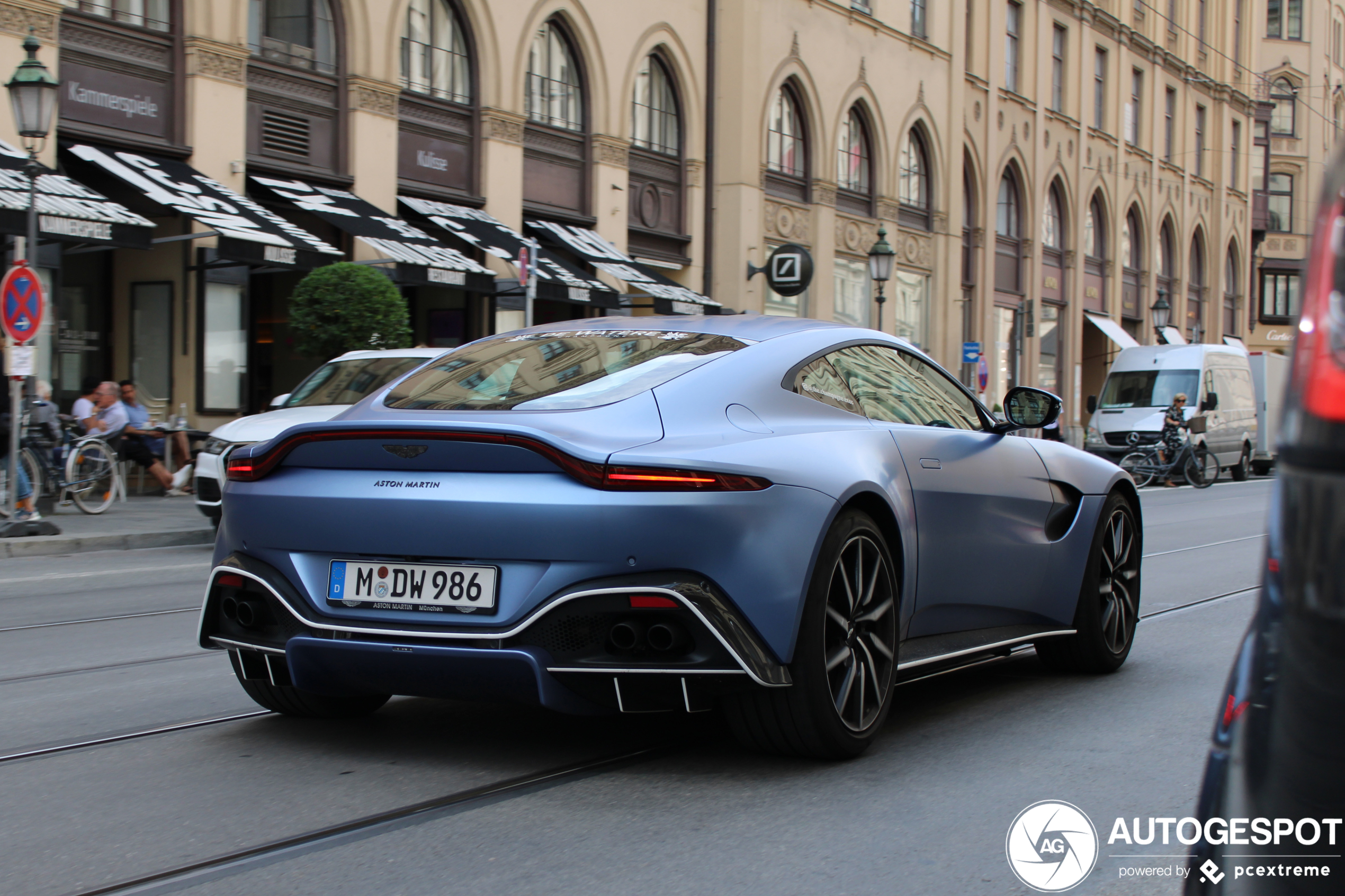 Aston Martin V8 Vantage 2018