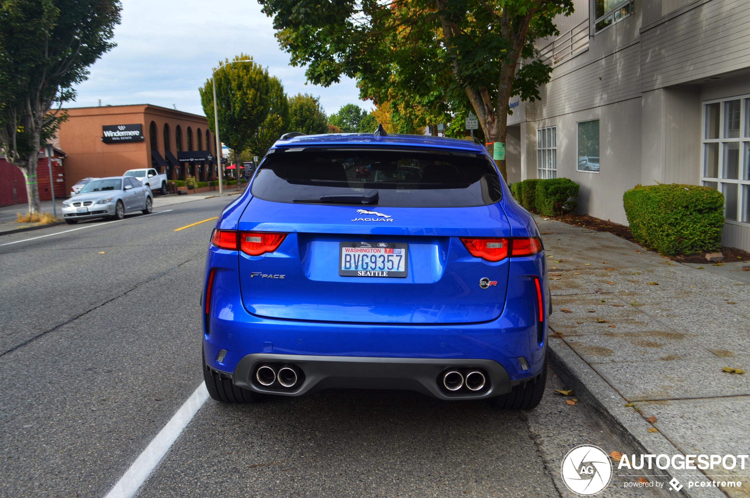 Jaguar F-PACE SVR