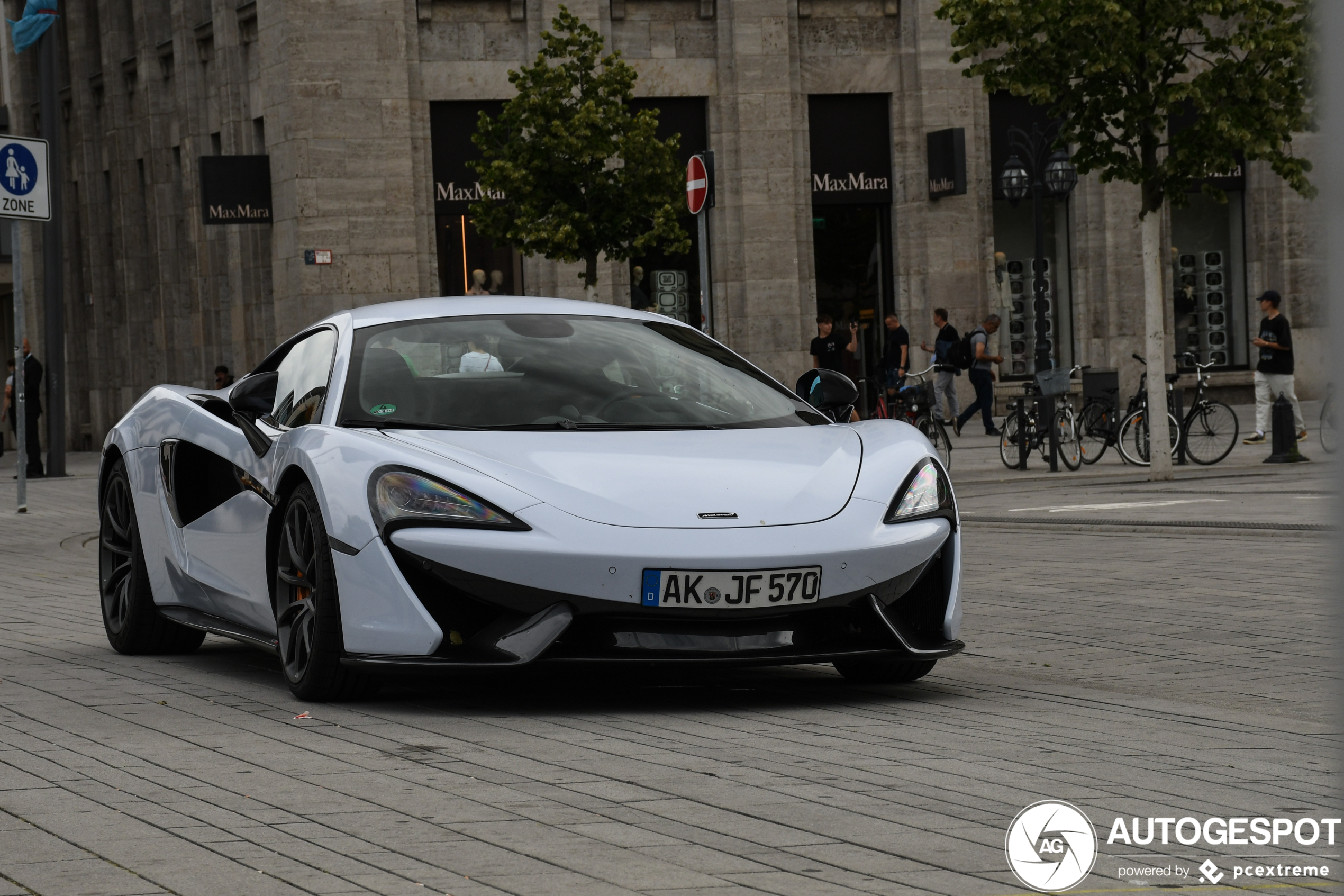 McLaren 570S