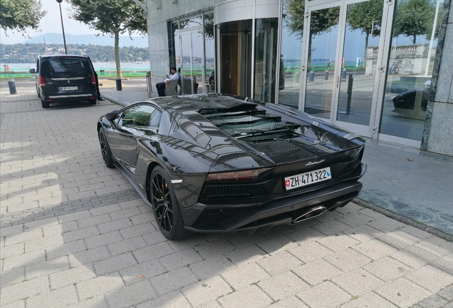 Lamborghini Aventador S LP740-4