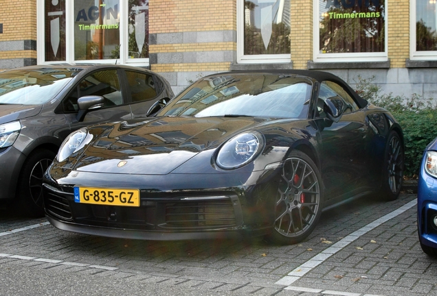 Porsche 992 Carrera 4S Cabriolet