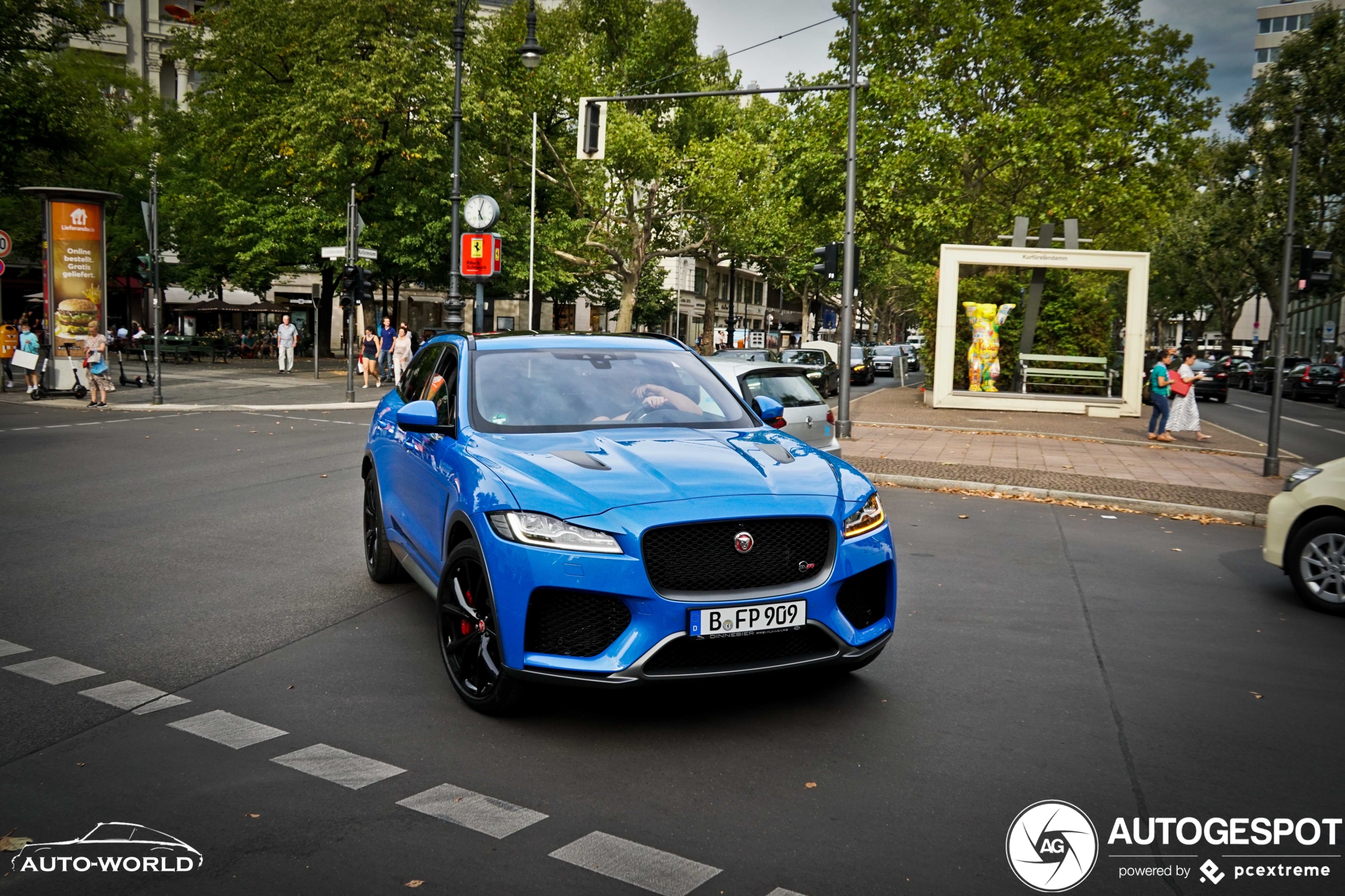 Jaguar F-PACE SVR