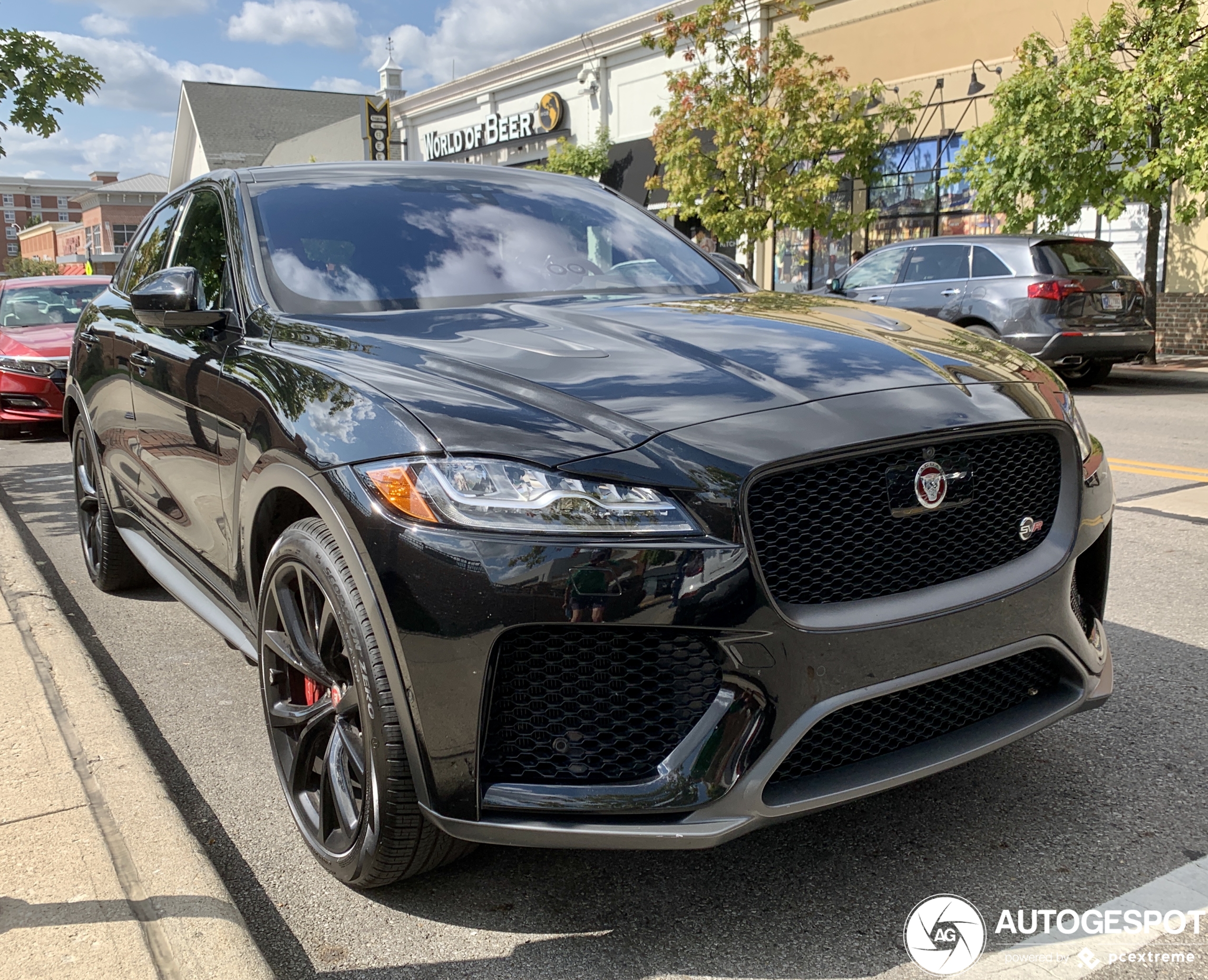 Jaguar F-PACE SVR