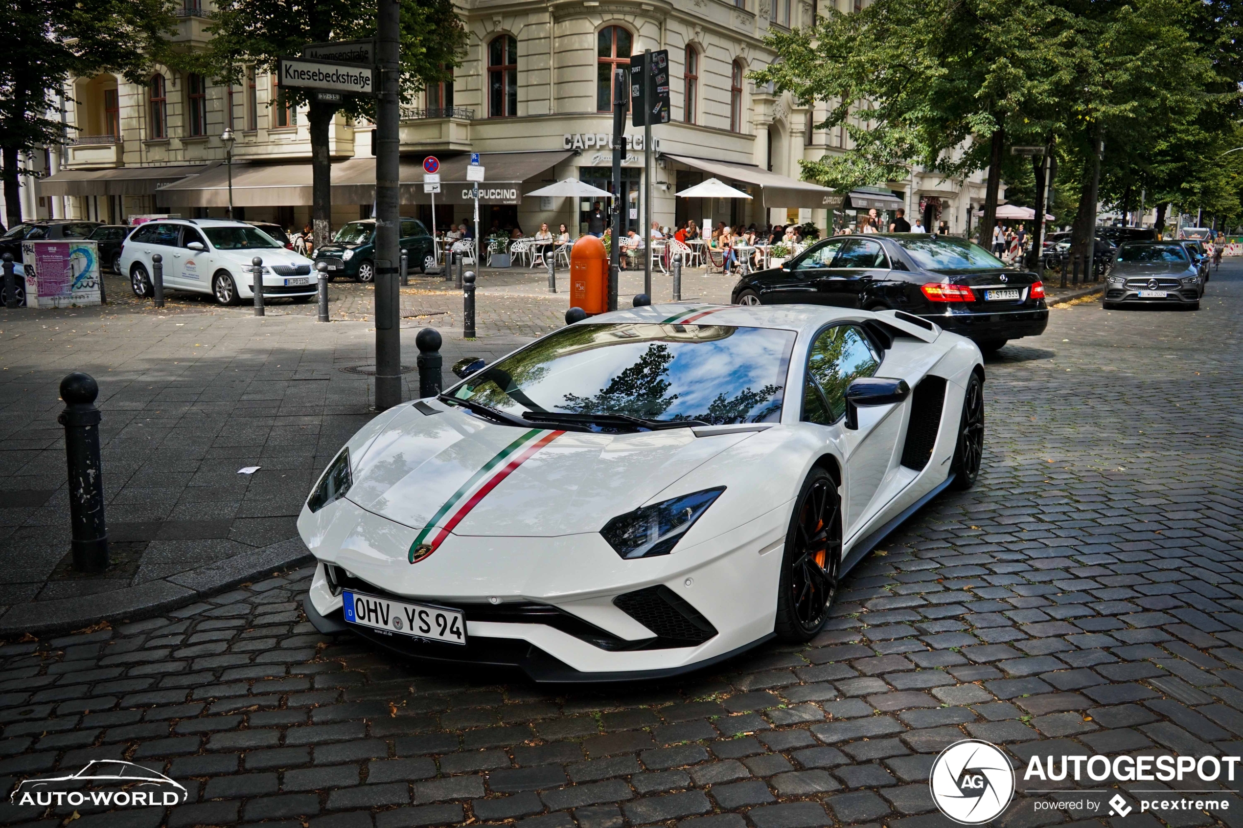 Lamborghini Aventador S LP740-4