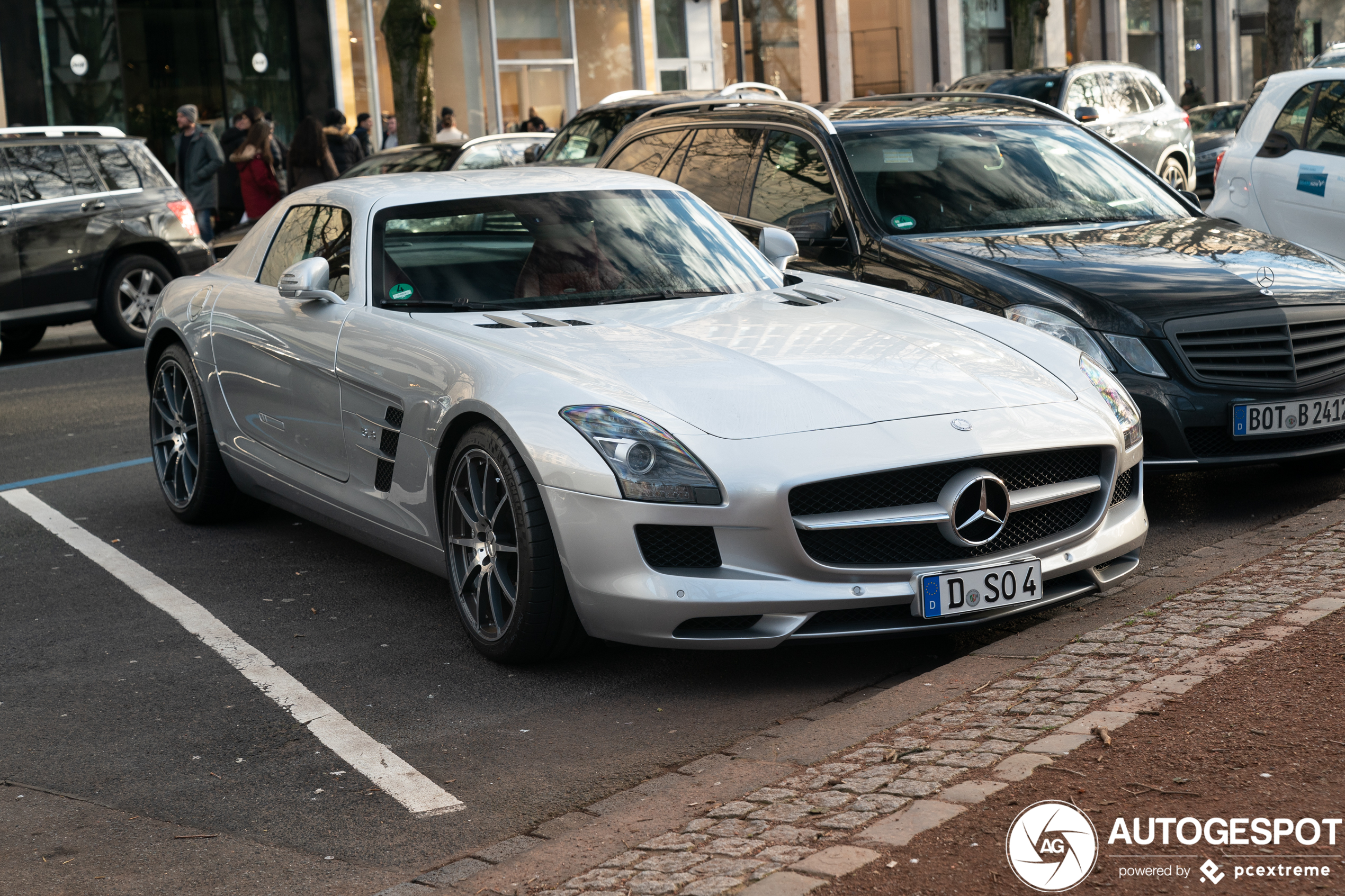 Mercedes-Benz SLS AMG