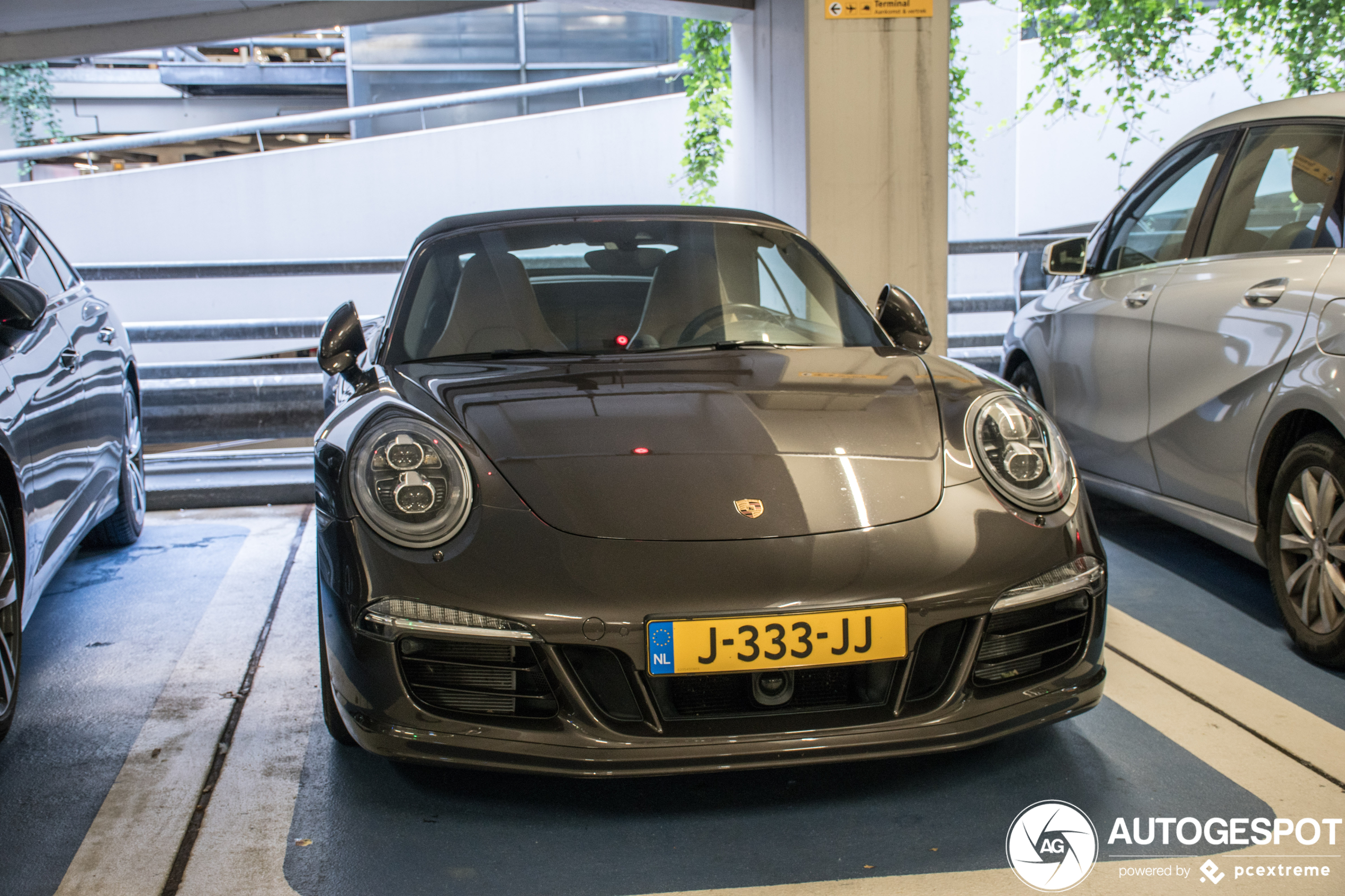 Porsche 991 Carrera 4 GTS Cabriolet MkI