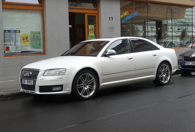 Audi S8 D3