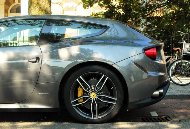 Ferrari FF