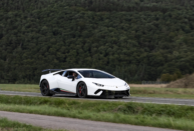 Lamborghini Huracán LP640-4 Performante