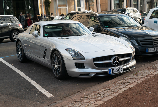 Mercedes-Benz SLS AMG