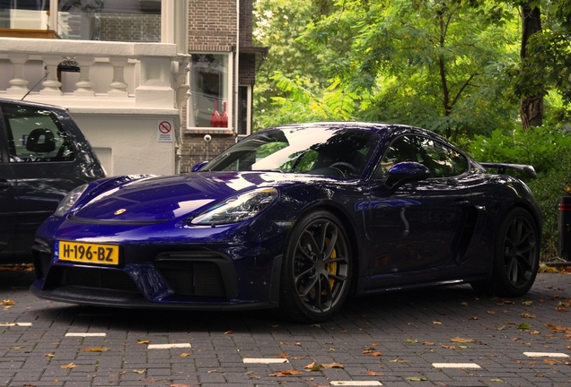 Porsche 718 Cayman GT4