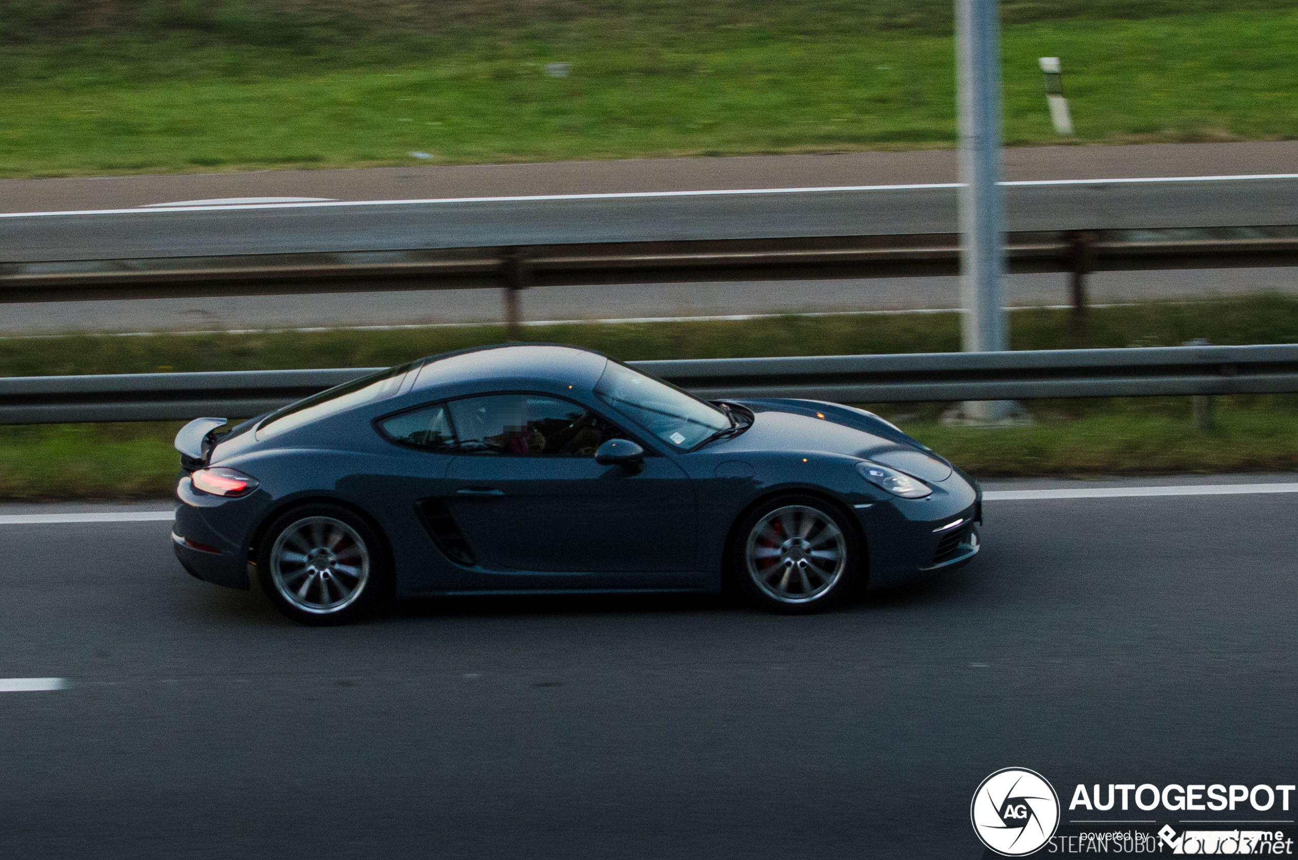 Porsche 718 Cayman S