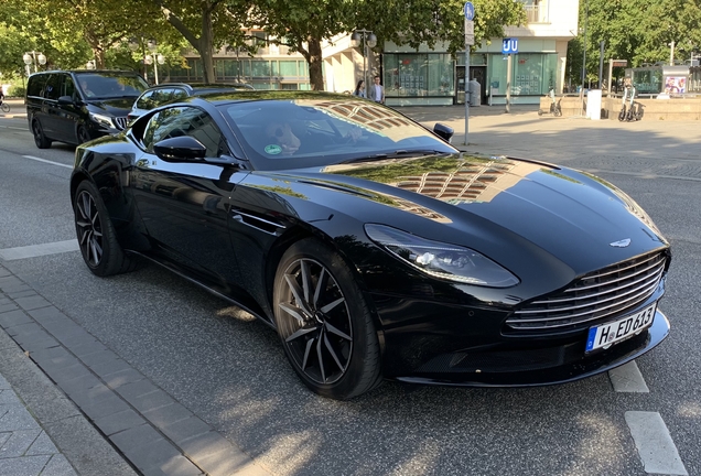 Aston Martin DB11 V8