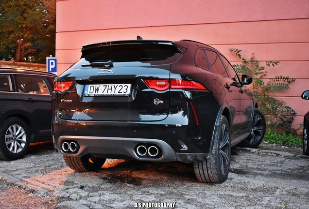 Jaguar F-PACE SVR