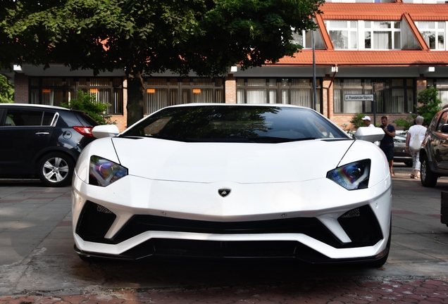 Lamborghini Aventador LP700-4