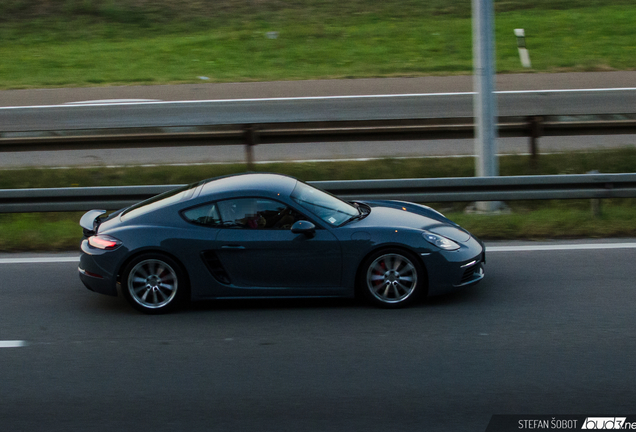 Porsche 718 Cayman S