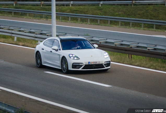 Porsche 971 Panamera Turbo S E-Hybrid Executive