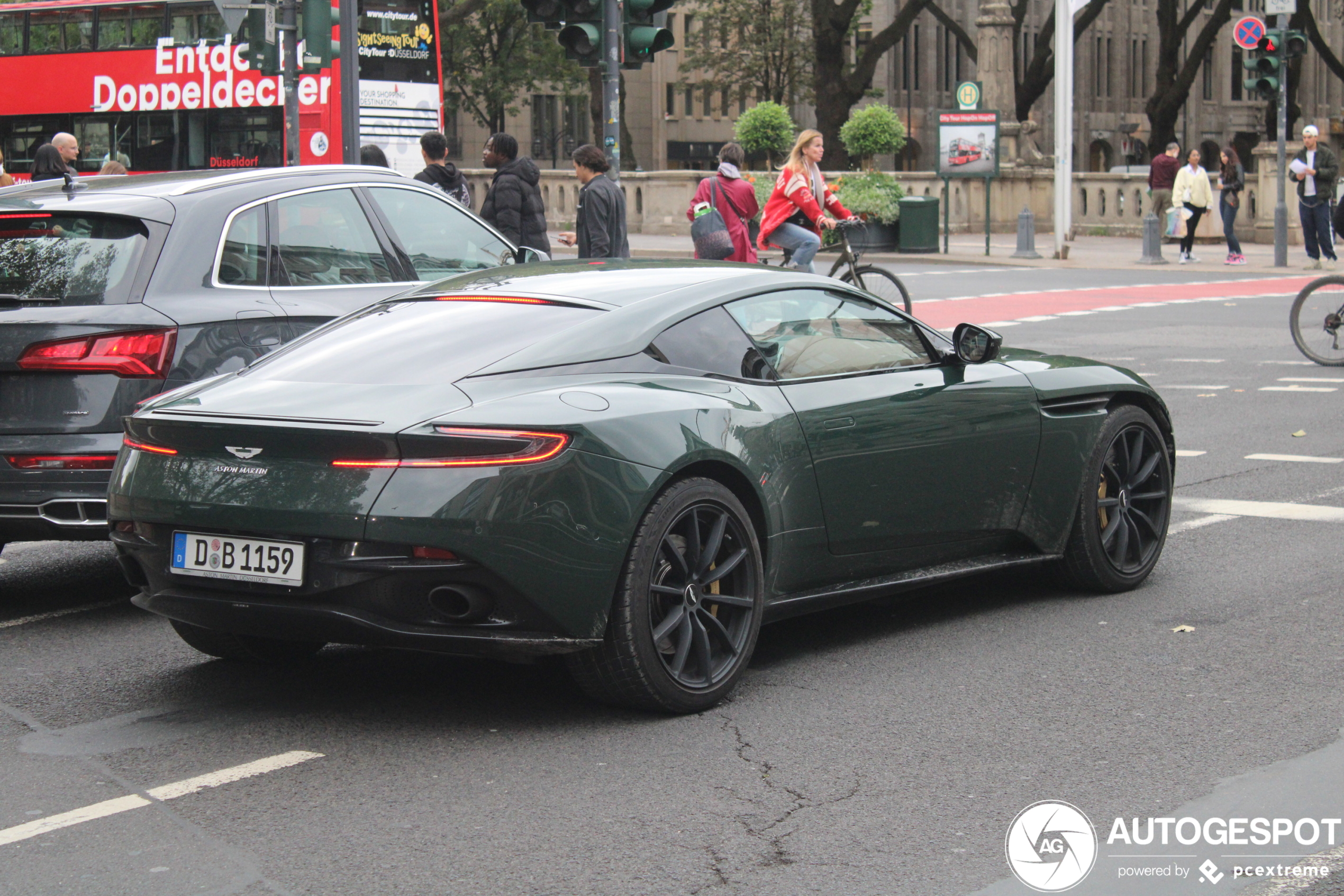 Aston Martin DB11