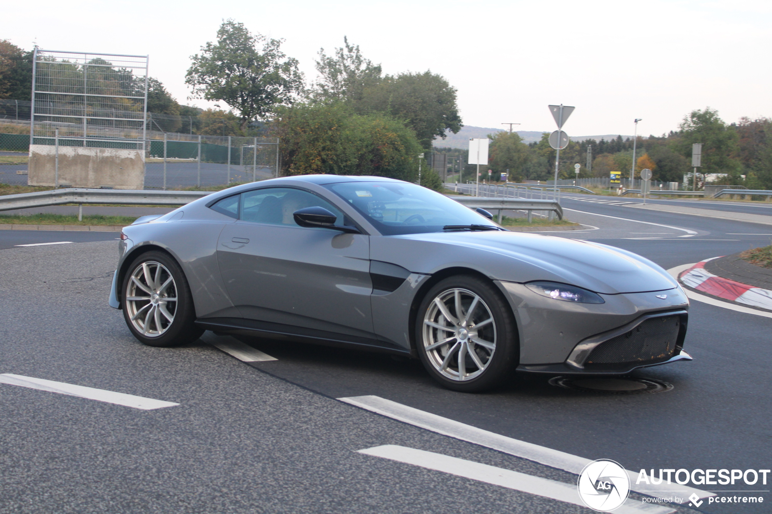 Aston Martin V8 Vantage 2018