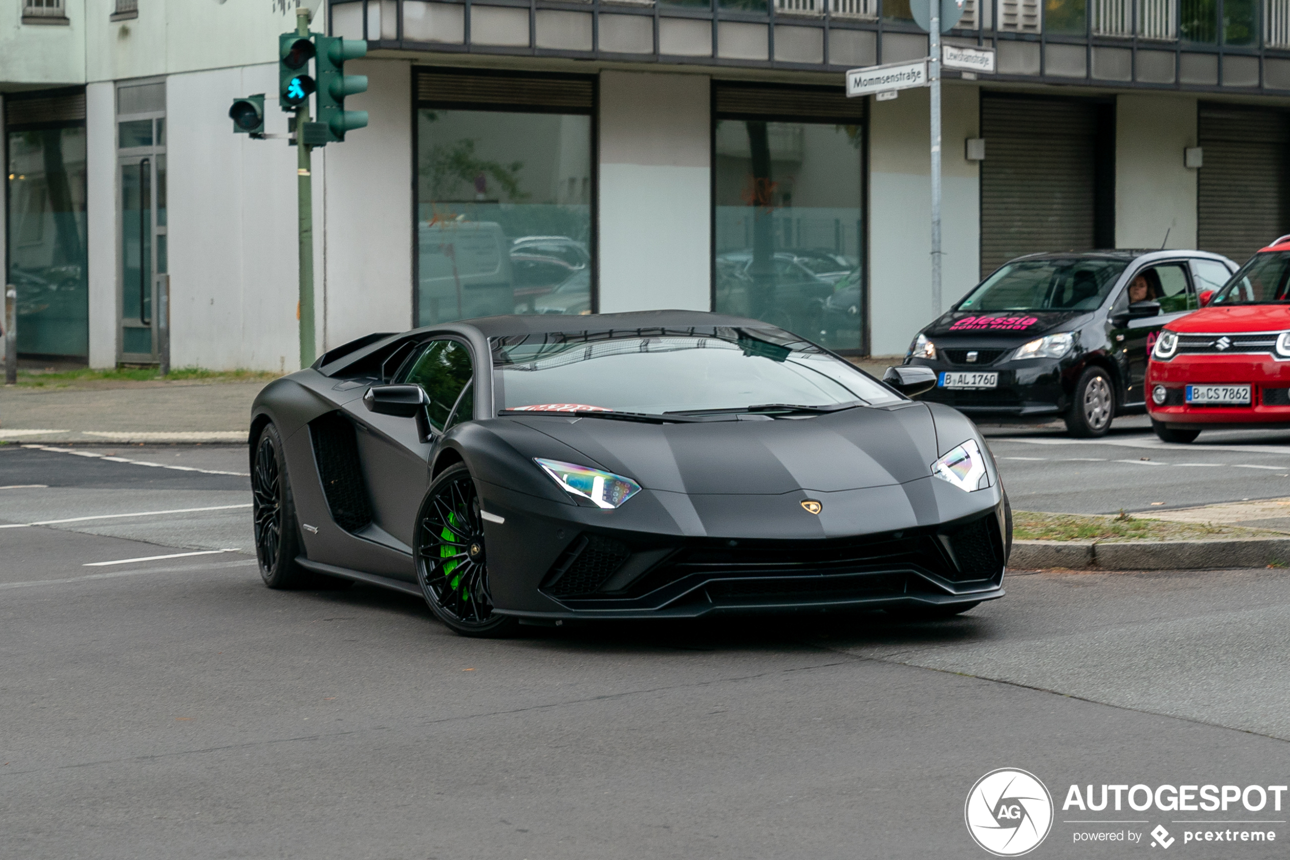 Lamborghini Aventador S LP740-4