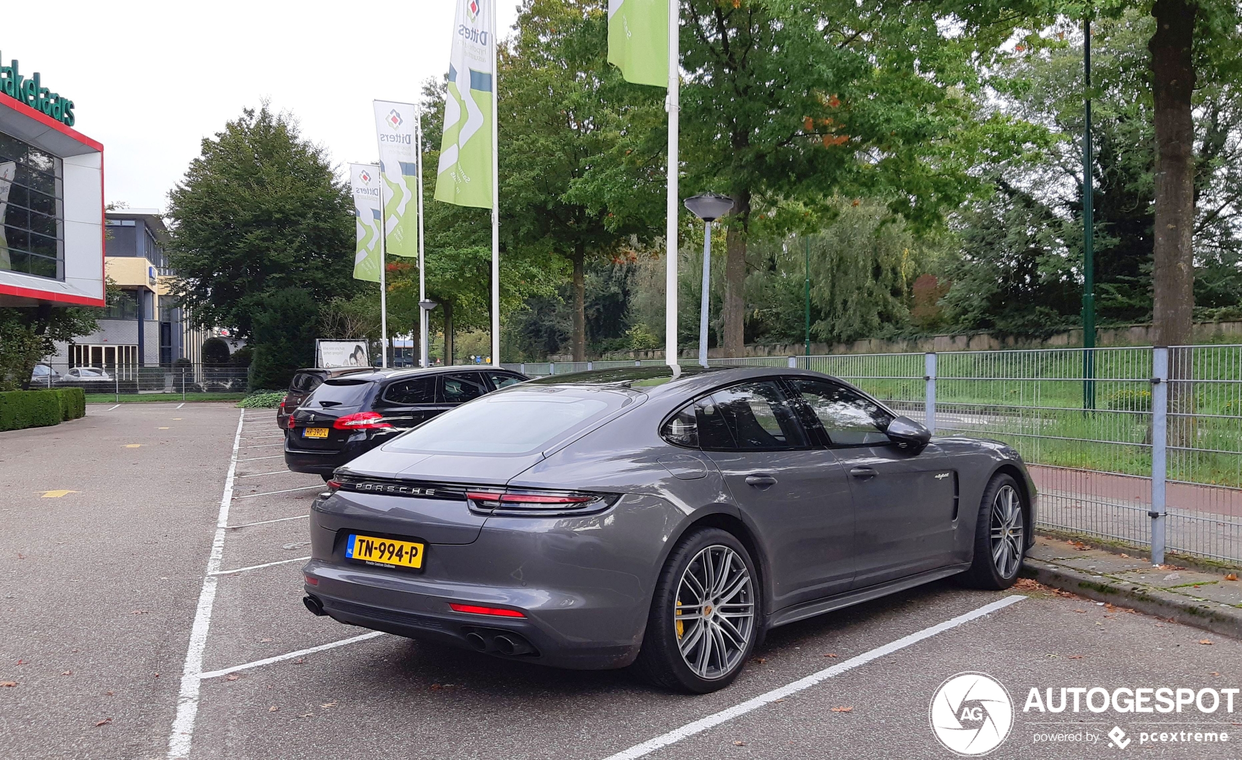 Porsche 971 Panamera Turbo S E-Hybrid