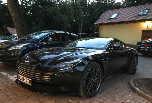 Aston Martin DB11