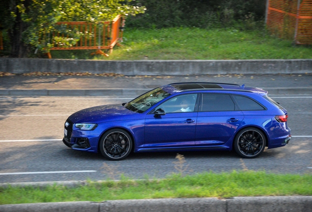 Audi RS4 Avant B9