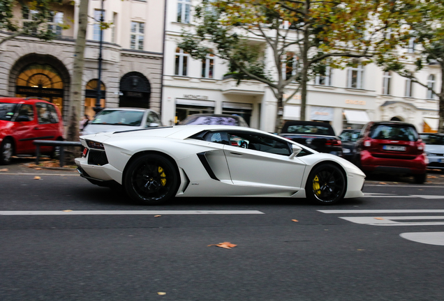 Lamborghini Aventador LP700-4