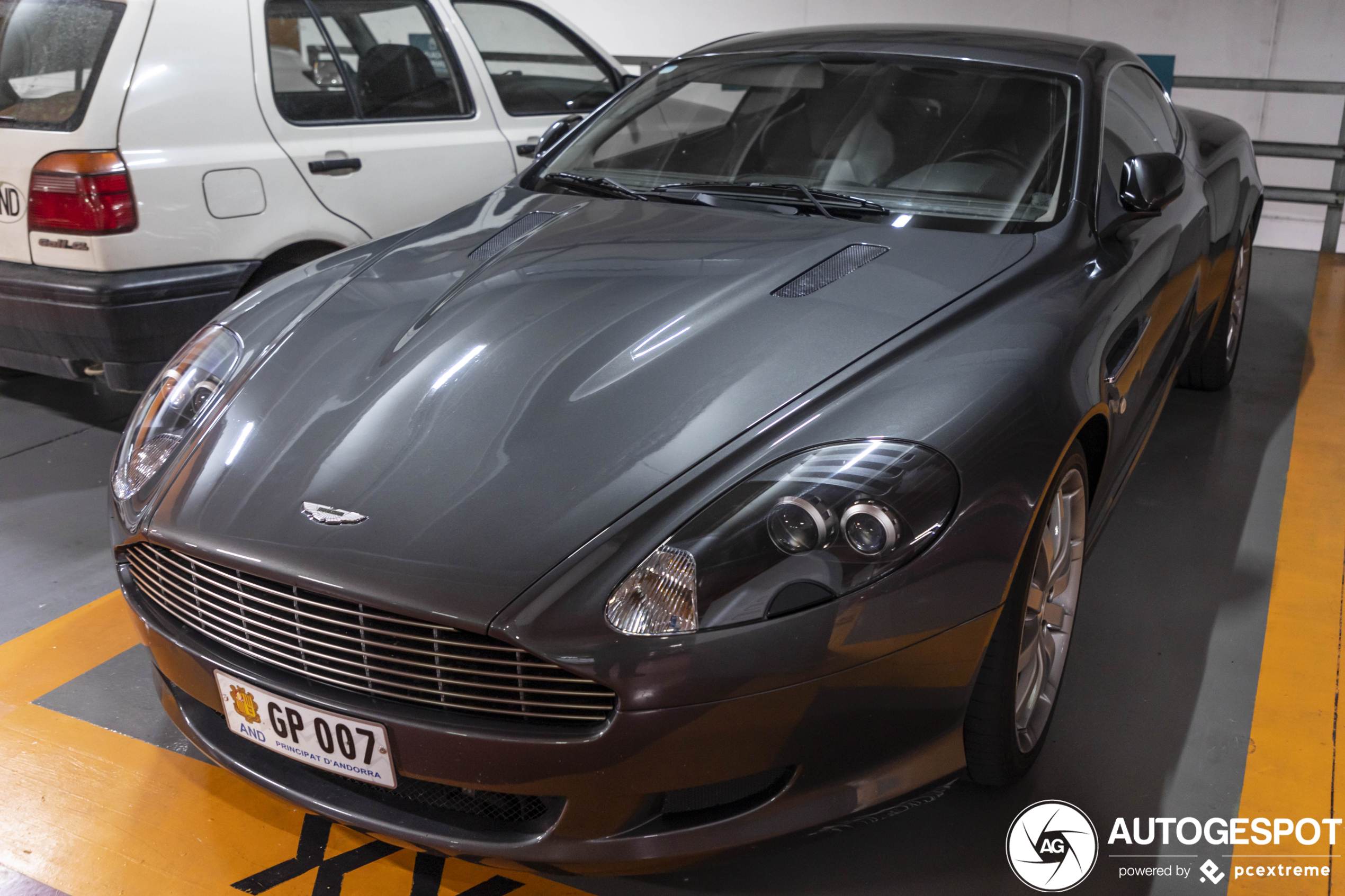 Aston Martin DB9