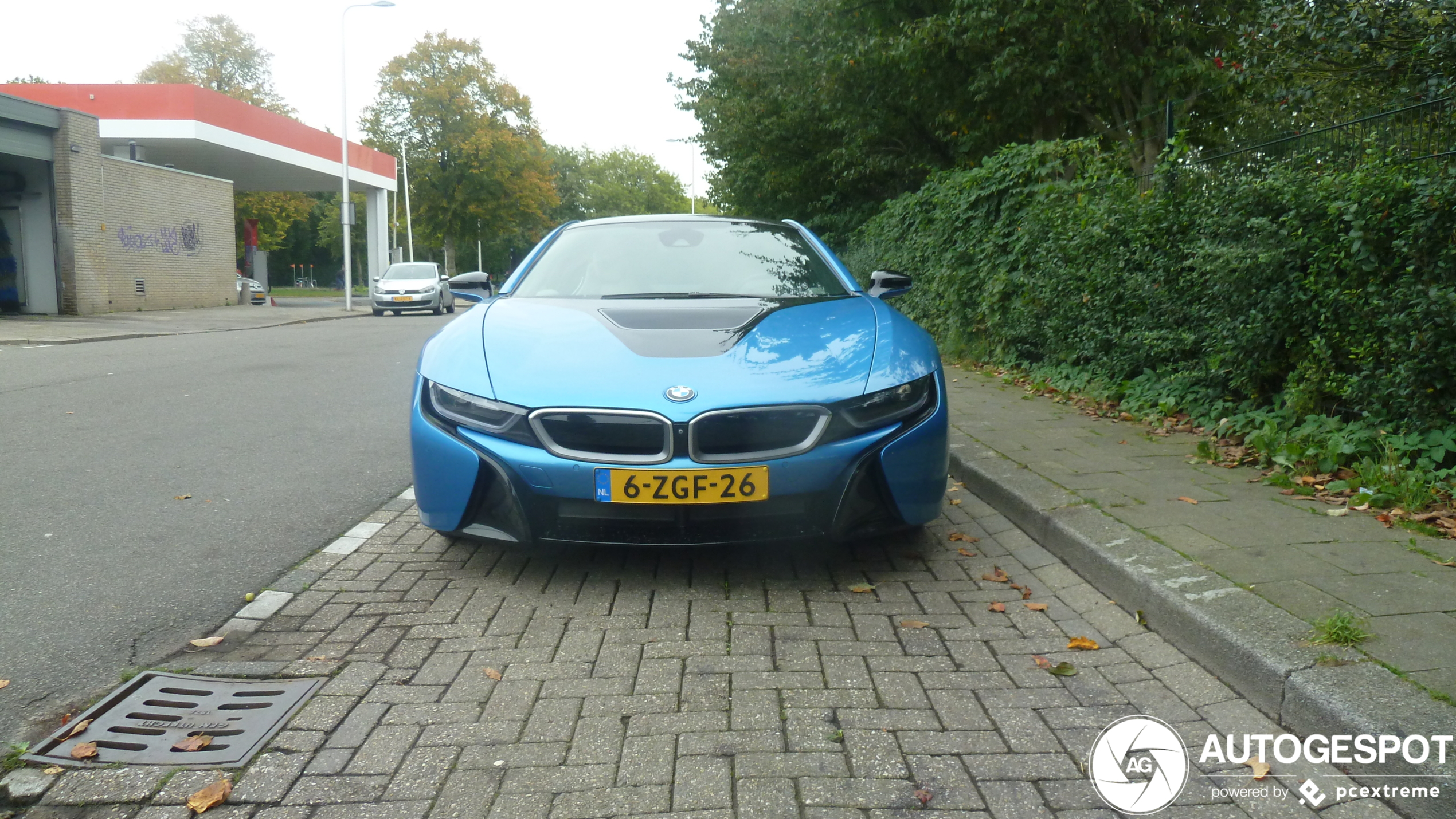 BMW i8