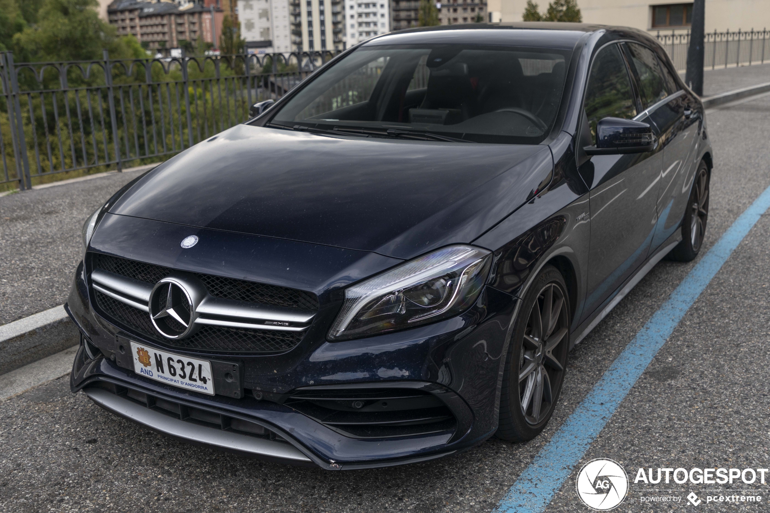 Mercedes-AMG A 45 W176 2015